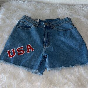 Vintage 90s International Male jeans short USA size 30